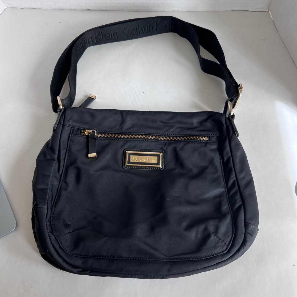 Calvin Klein Black Nylon Crossbody Messenger Bag Gold Hardware Logo Strap